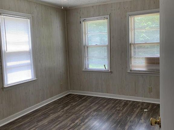 2nd image of 3527 Rose Ln #B