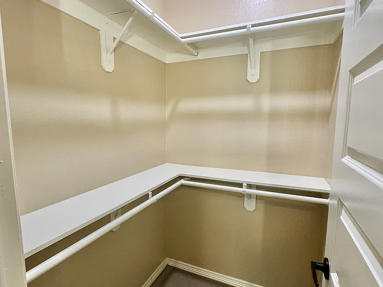 5104 N Winona Dr — Photo 14