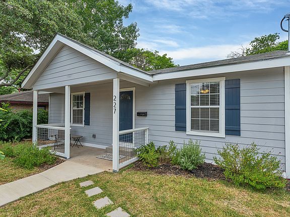 3rd image of 227 Odell St
