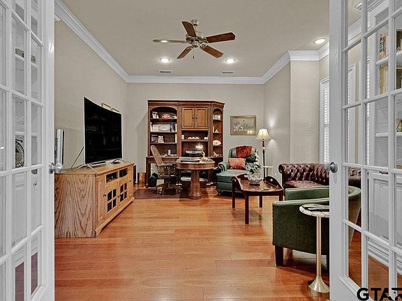 4th image of 233 Winged Foot Dr