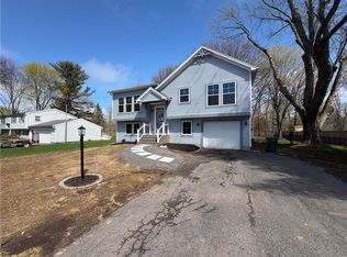 6648 Lakeside Rd, Ontario, NY 14519