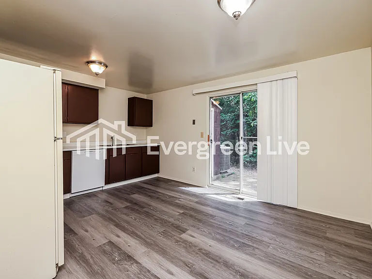 8213 Mount Carmel St — Photo 5