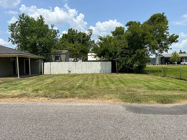 880 W Verdine St — Photo 23