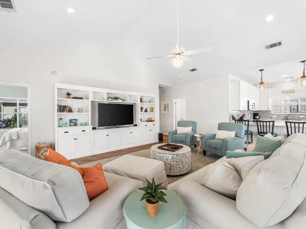 4472 Clipper Cv, Destin, FL 32541