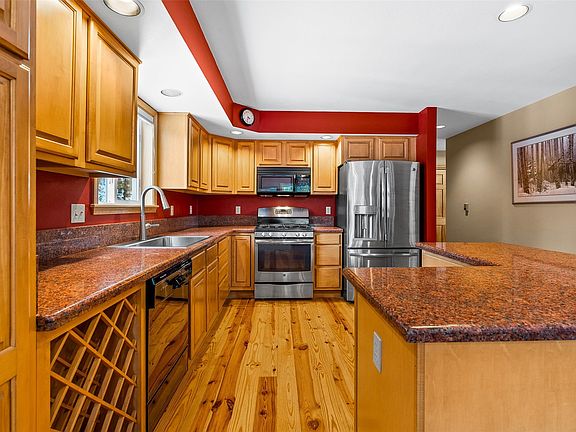 4th image of 696 Moonstone Rd