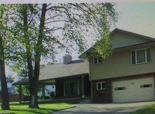 111 Overlook Blvd, Struthers, OH 44471