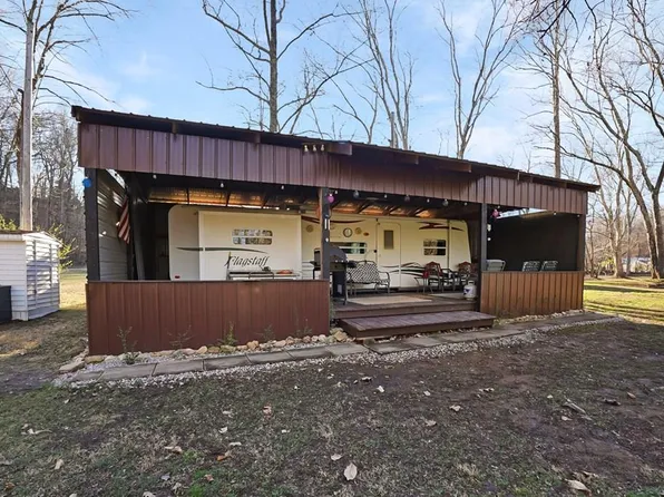 108 Forrest Ln, Stewart, TN 37175