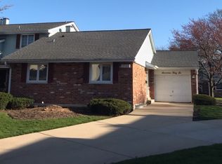 1736 Warwick Ct, Wheaton, IL 60189
