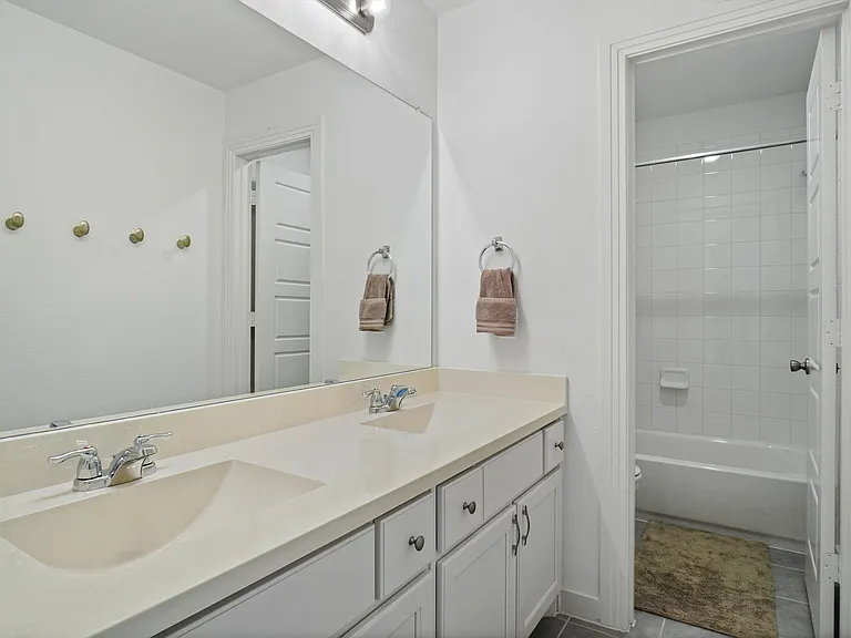 525 Overton Ave — Photo 20