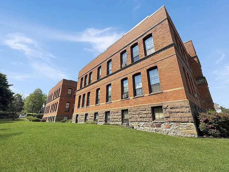 The Terraces/McLean — Photo 20