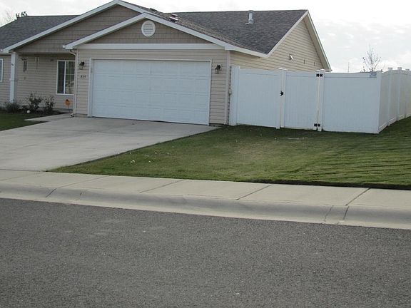 2nd image of 825 N Kelsea St