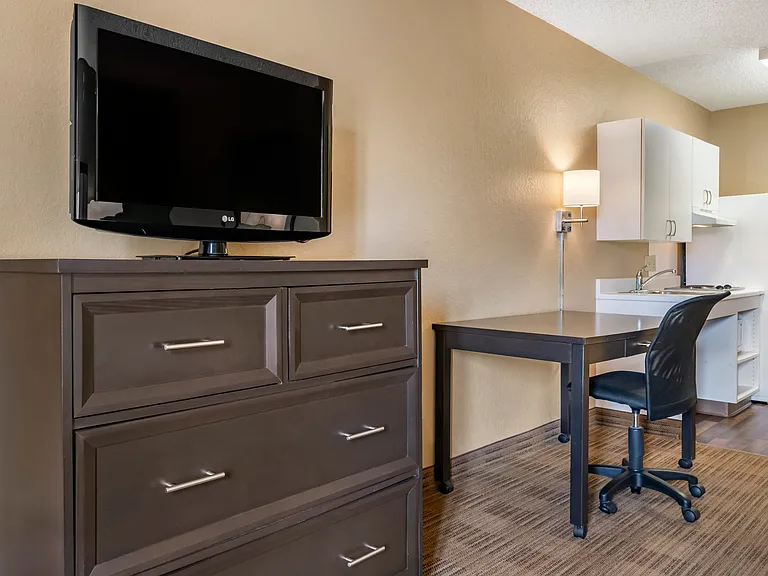 Studio Suite - 1 Queen Bed
