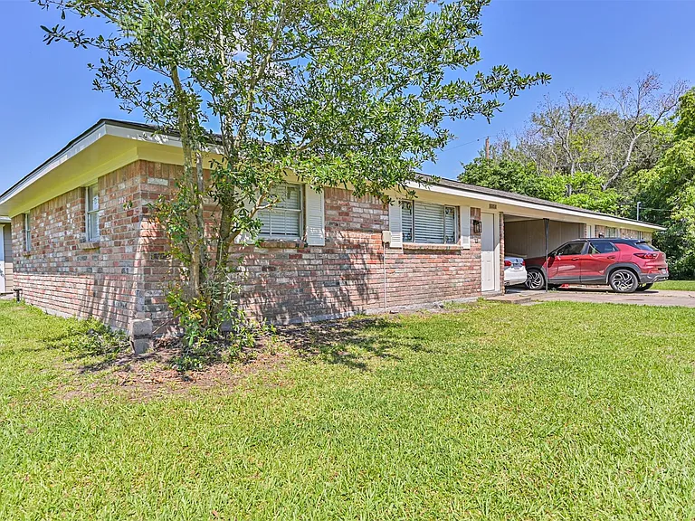 610 County Road 157 — Photo 2