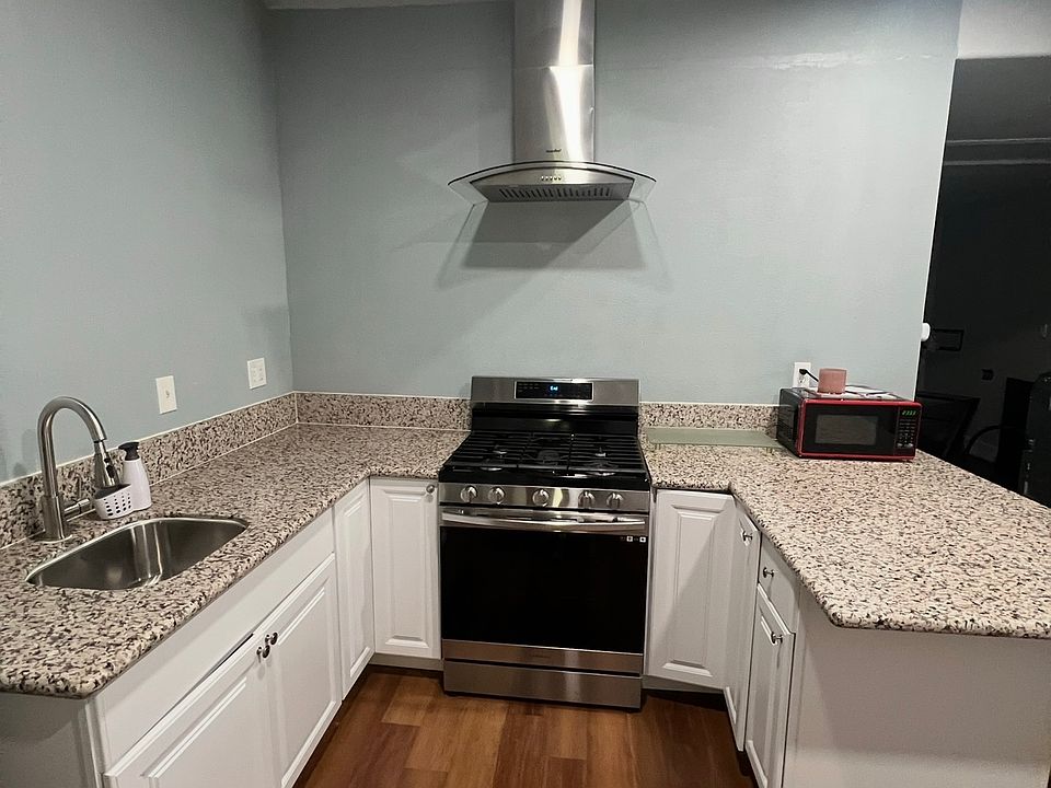 2nd image of 10204 N Sierra Vista Ave