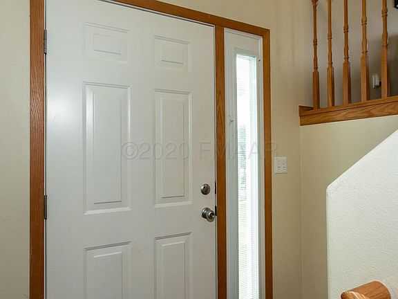 3rd image of 1043 42nd Ave W