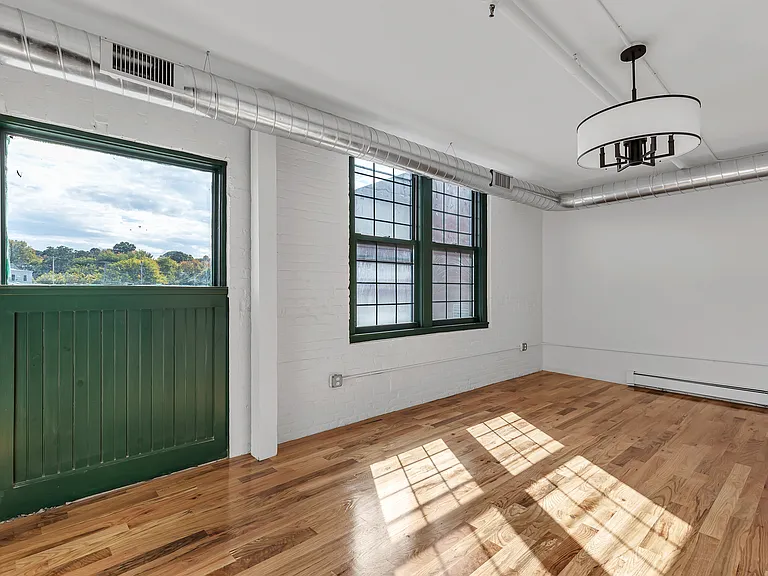 83 Main St #9 — Photo 4
