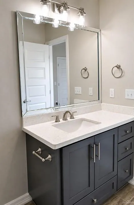 2 bed, 2.0 bath, 984 sqft, $1,000 — Photo 4
