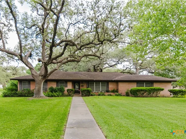 1209 Moss Ln, Cuero, TX 77954
