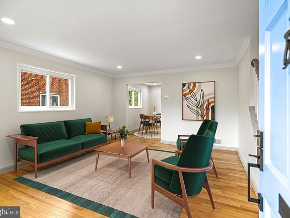 3rd image of 15A E Windsor Ave