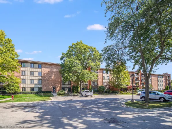 201 Lake Hinsdale Dr APT 303, Willowbrook, IL 60527