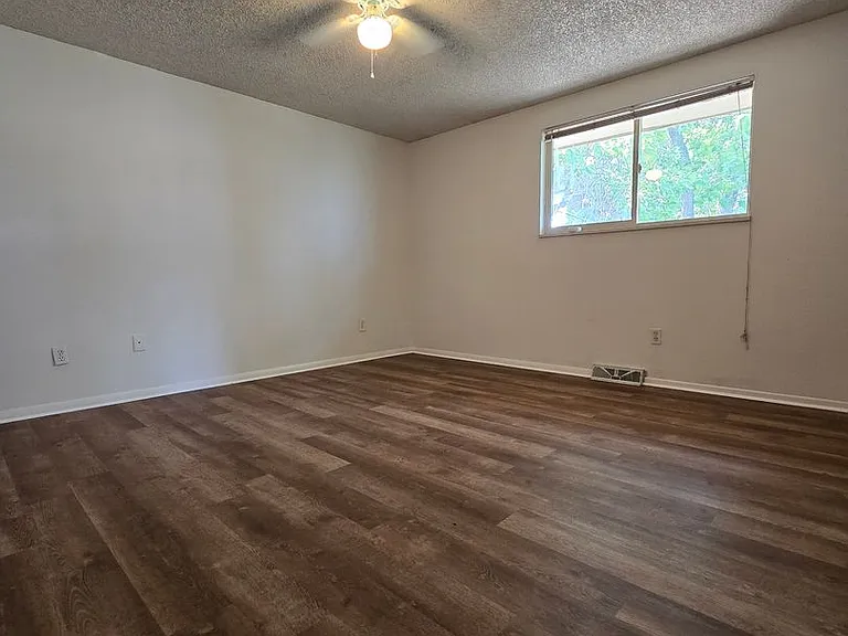 37077 Northwest Dr — Photo 10