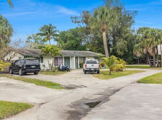 808 Philadelphia Dr, Jupiter, FL 33458