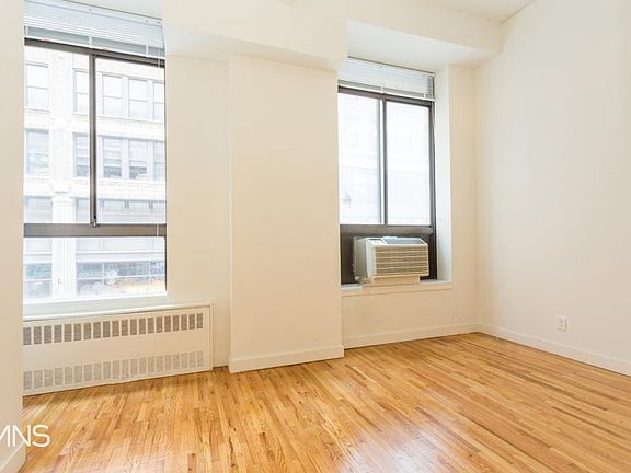 4th image of 31 E 31st St APT 10A