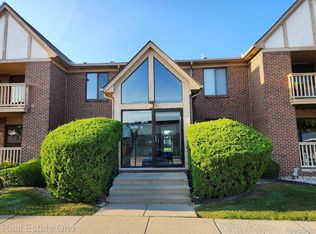 15763 Balfour Dr, Macomb, MI 48044