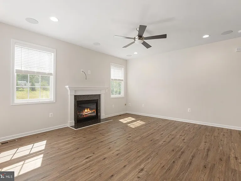 9627 Hillcrest Dr — Photo 24