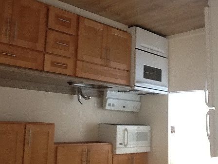 2nd image of 1418 Sycamore Dr APT 1