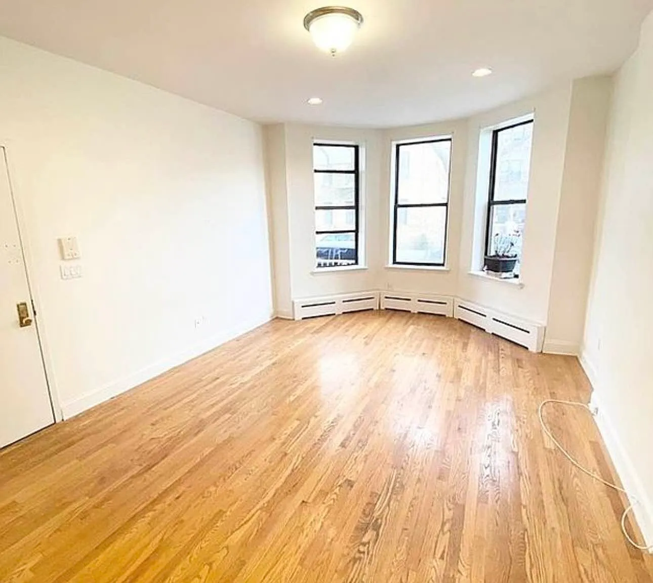 28-34 41st Street — Photo 1