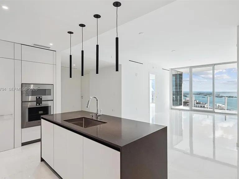 300 Biscayne Boulevard Way #3805W — Photo 2
