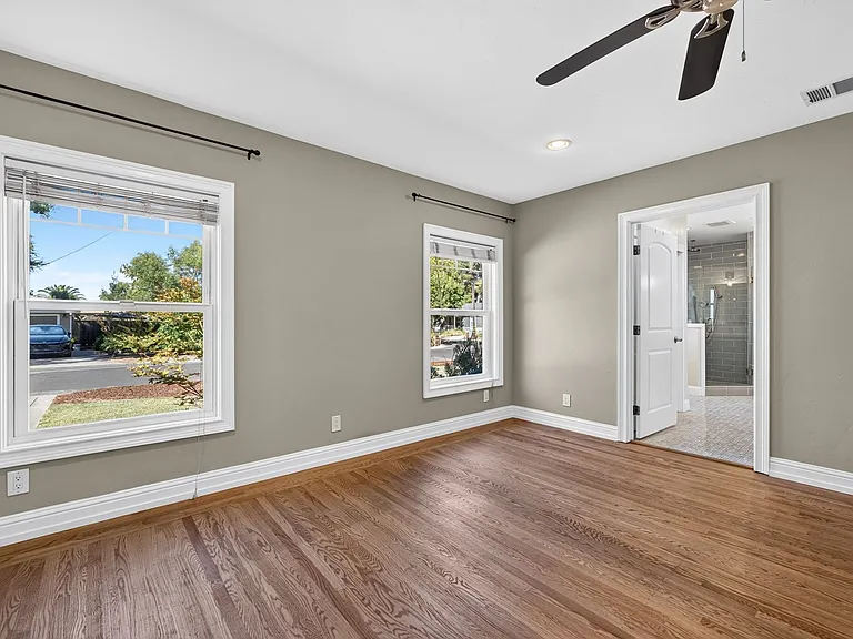 2907 Eccleston Ave — Photo 33