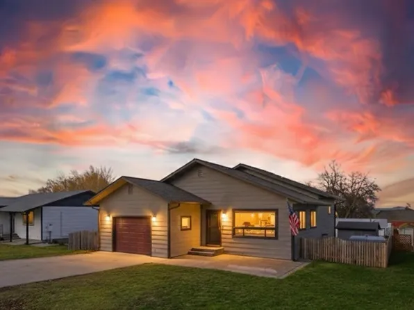 202 Island View Dr, Polson, MT 59860
