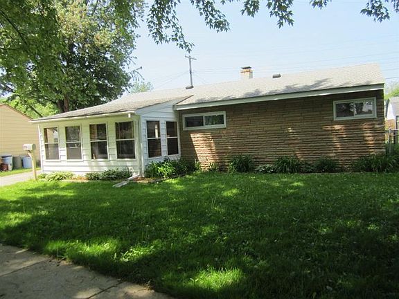 2nd image of 1689 Wismer St