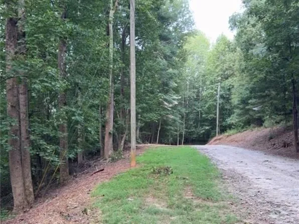 Poplar St, Wilkesboro, NC 28697