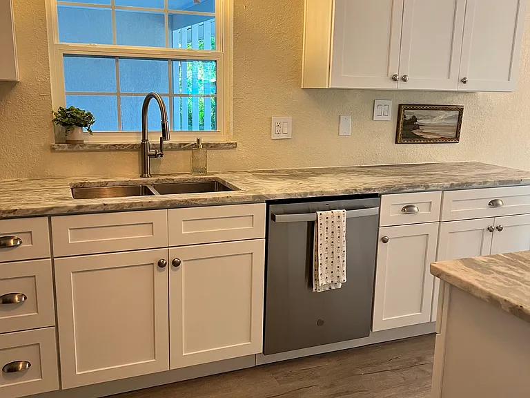 1858 SE Lake Weir Ave — Photo 6