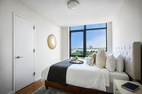 Rented by Compass | media 28