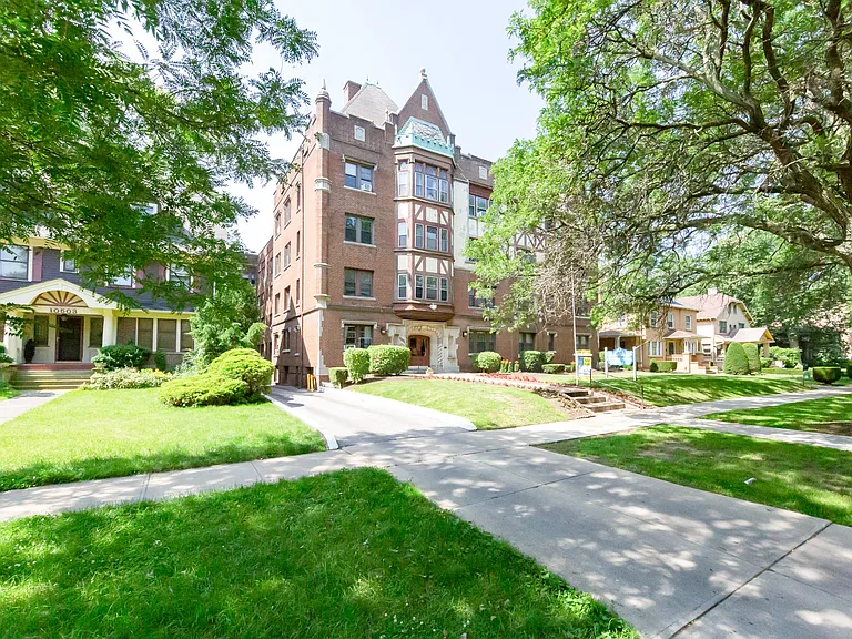 10507 Lake Ave — Photo 2