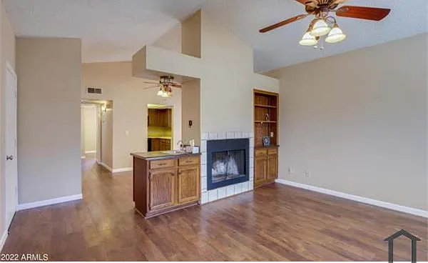 3 bed, 1400 sqft, $2,500 — Photo 2