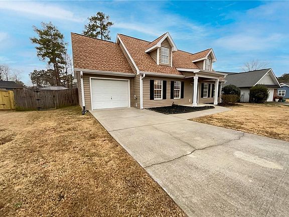 2nd image of 17 Redfern Trl NE