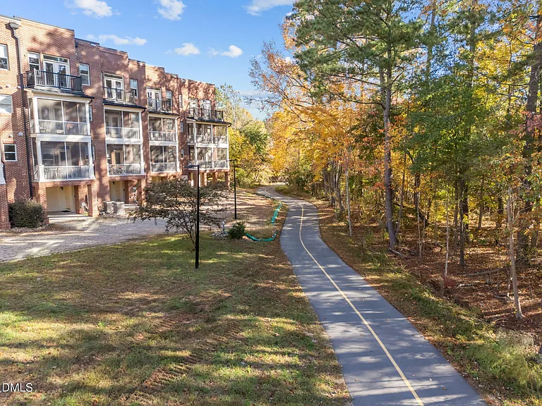 2441 Campus Shore Dr #109-A — Photo 28