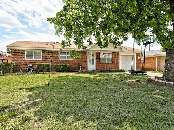 3rd image of 4708 Leslie Dr