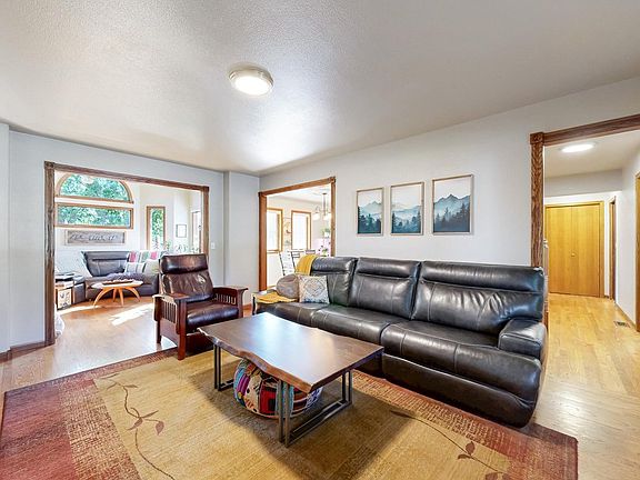 4th image of 3866 Minturn Ct