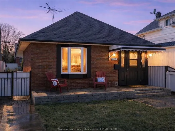 2219 Marentette Ave, Windsor, ON N8X 4E8