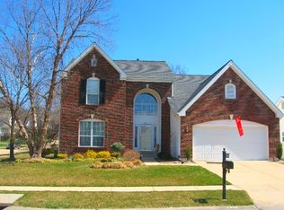 2800 Barrett Oaks Ln, Ballwin, MO 63021