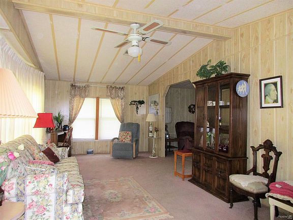 NICE ENTERTAINMENT ROOM