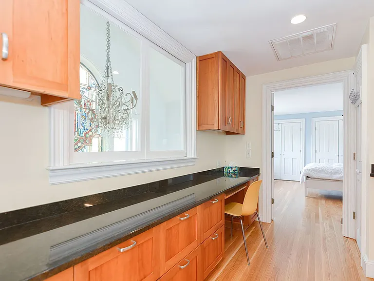 37 Rocky Neck Ave #A — Photo 6