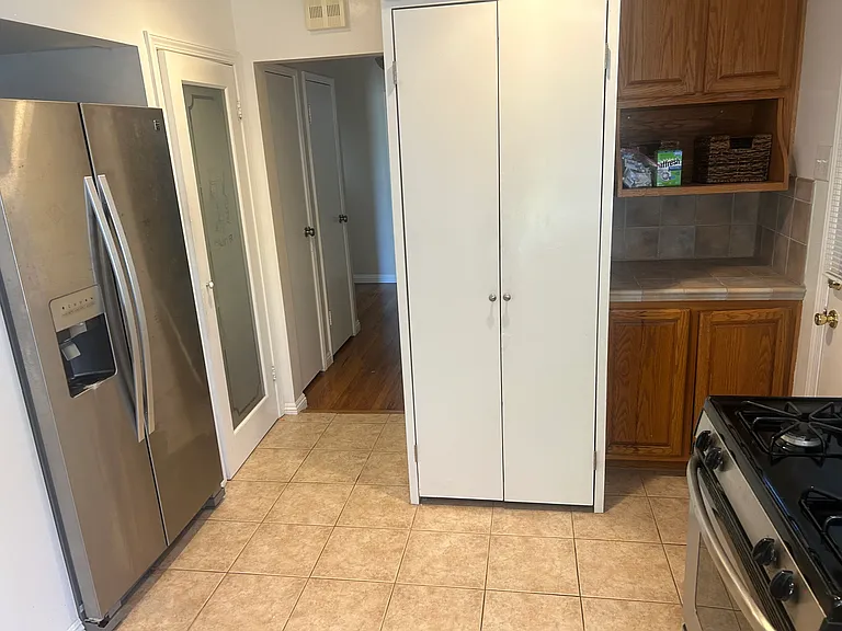 2163 Charlemagne Ave — Photo 8