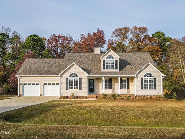 919 Blue Garden Ln, Willow Spring, NC 27592